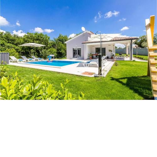 Lovely Home In Cetinici With Kitchen