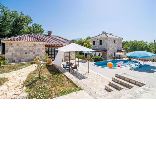Lovely Home In Cilipi With Outdoor Swimming Pool