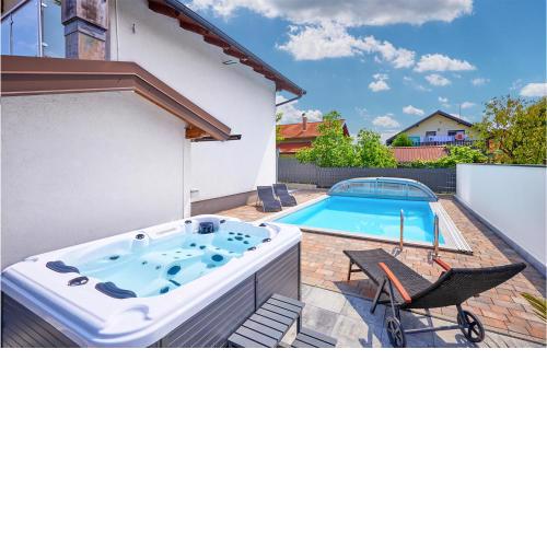 Lovely Home In Dugo Selo With Jacuzzi