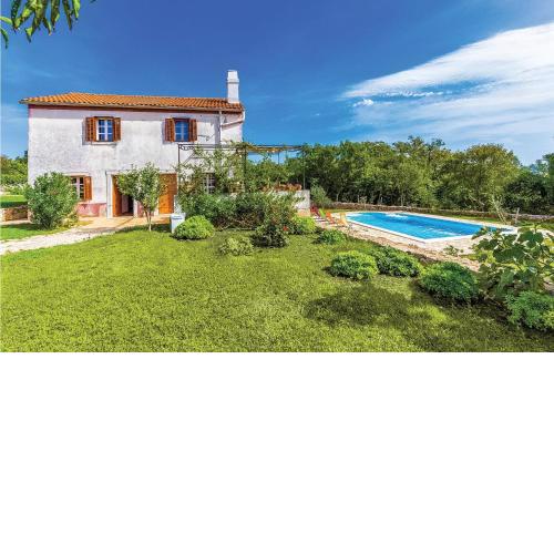Lovely Home In Garica With Wifi