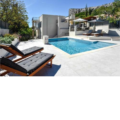 Lovely Home In Klis With Wifi