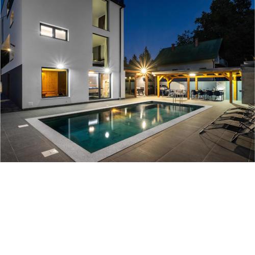 Lovely Home In Novo Zvecevo With Sauna