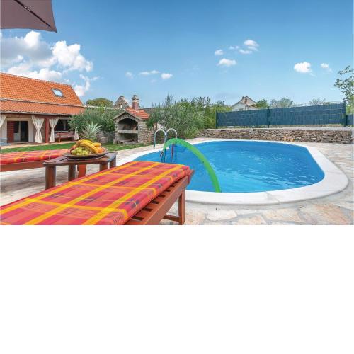 Lovely Home In Oklaj With Outdoor Swimming Pool