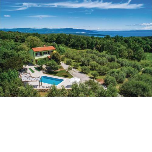 Lovely Home In Peruski
