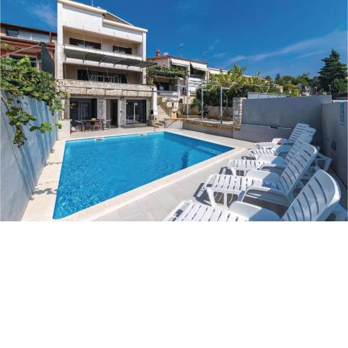 Lovely Home In Pula With Kitchen