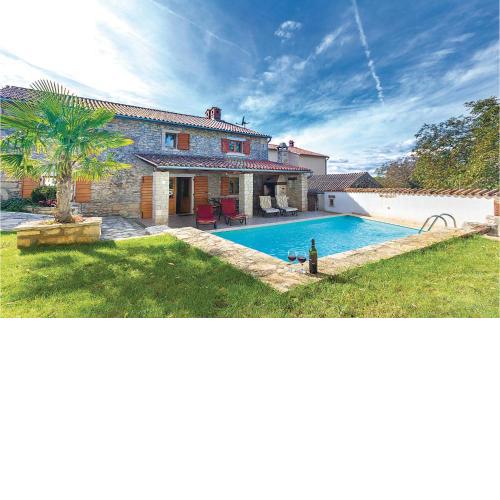 Lovely Home In Puntera With Kitchen