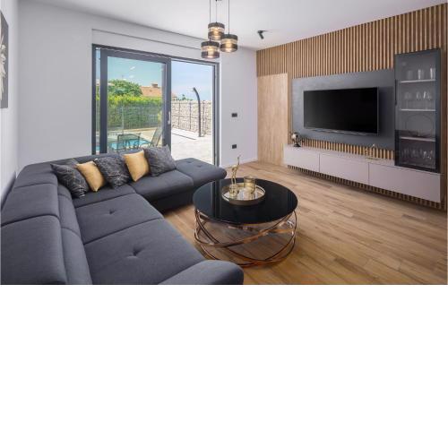 Lovely Home In Radmani With Outdoor Swimming Pool