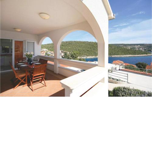 Lovely Home In Rogoznica With Kitchen
