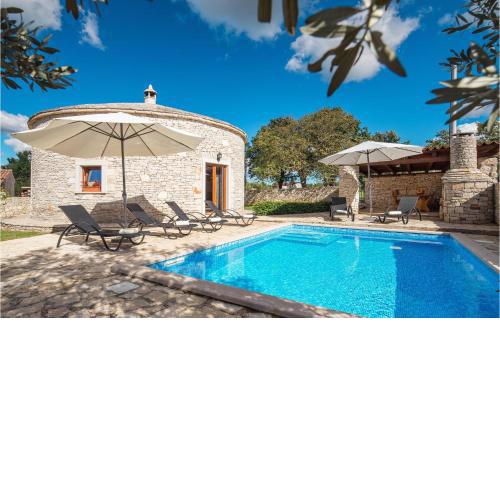Lovely Home In Skicini With Outdoor Swimming Pool
