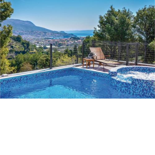 Lovely Home In Split With Jacuzzi