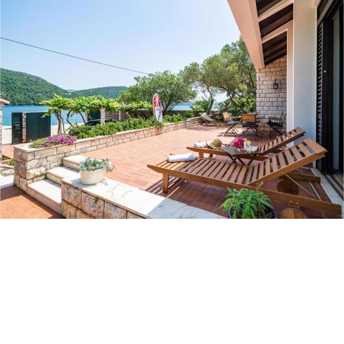 Lovely Home In Ston With Wifi