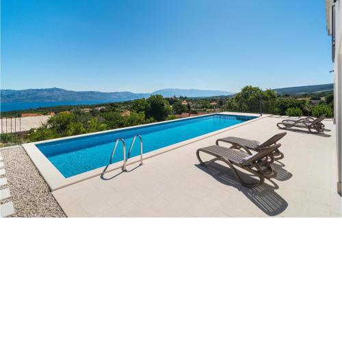Lovely Home In Supetar Brac