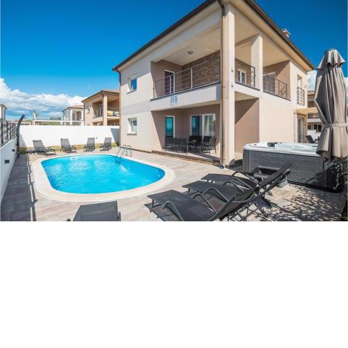Lovely Home In Vodnjan With Kitchen
