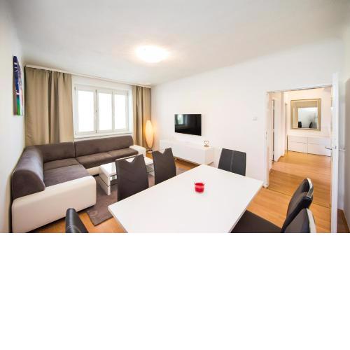 Lovley central Vienna apartment with balcony