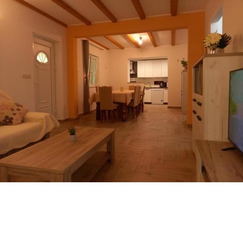 LOZA-holiday home,kuca za odmor