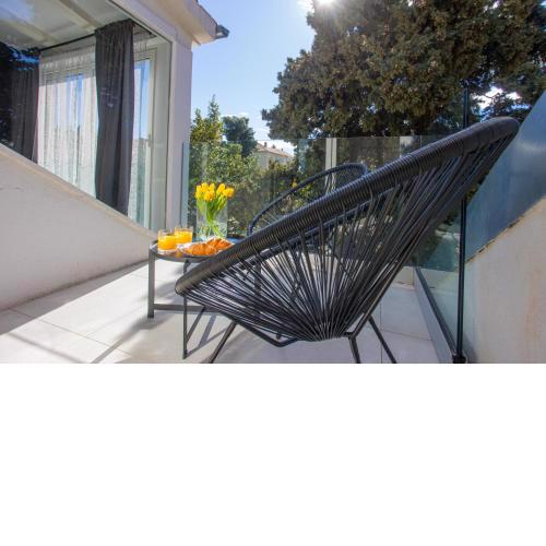 Luxattic