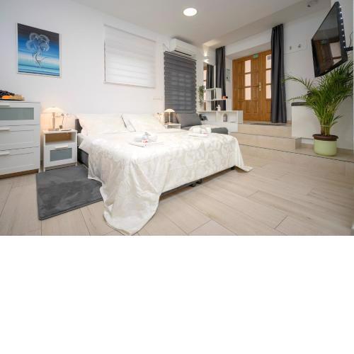 LUXOR Hvar - Main Square Apartments