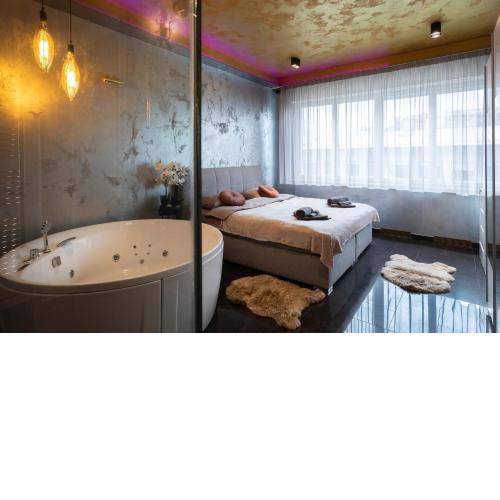 LUXOR,luxury,jacuzzi,main square