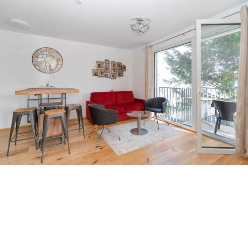 Luxurious apartment with big balcony near city center