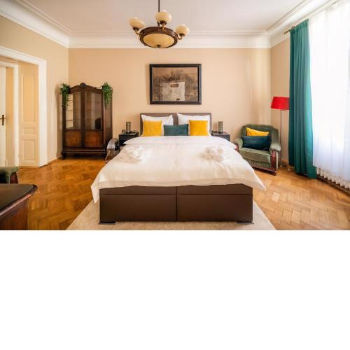 Luxurious Kafka family apt in Old Town