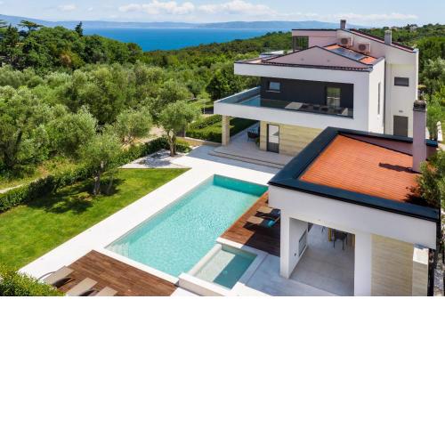 Luxurious Villa Laurea