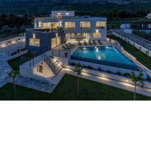 Luxurious Villa Meri