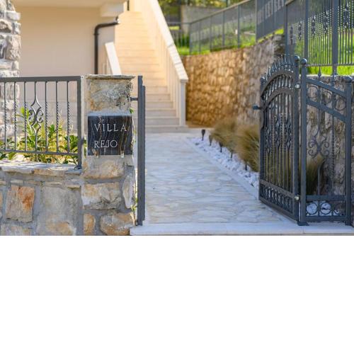 Luxurious villa Rejo