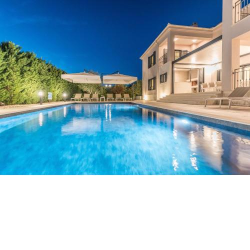 Luxurious Zadar Villa 5 Bedrooms Villa Tranquil Adore Private Heated Pool and Billiards Table Dalmatia