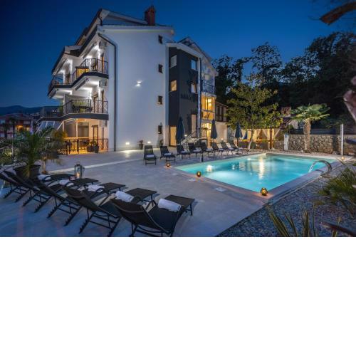 Luxury Apartment Nina with heated swimming pool, Villa Adriatic