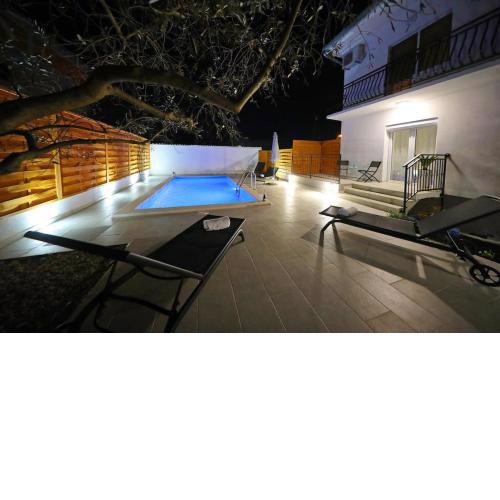 Luxury apartment Petra with private pool