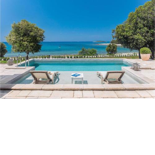 Luxury Beach Villas Porto Bus