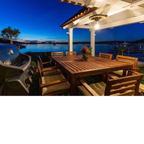 Luxury LeNi Guest House