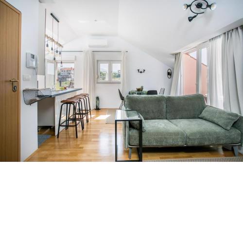 Luxury penthouse Queen