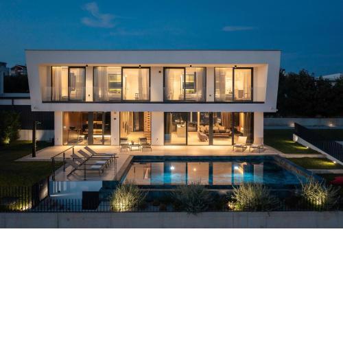 Luxury Villa 22 with heated infinity pool