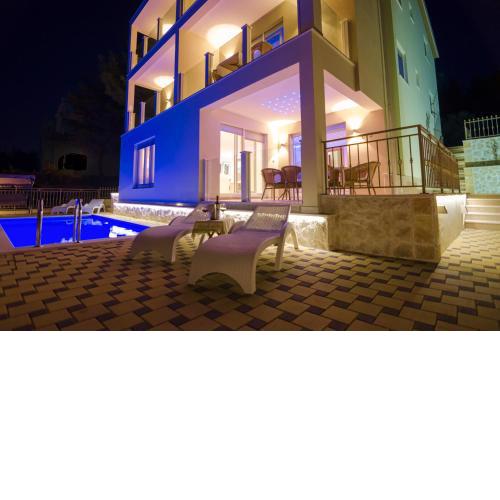 Luxury Villa Star Lights Trogir - heated pool, hot tub, gym, billiard