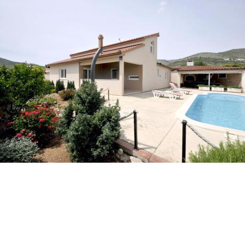 Luxury villa with a swimming pool Plano, Trogir - 18490