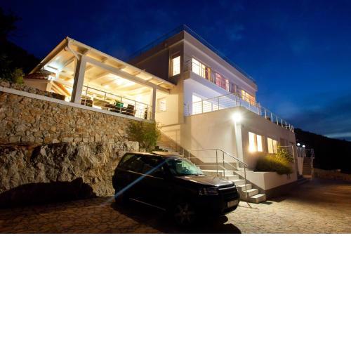 Luxury villa with a swimming pool Vis - 8922