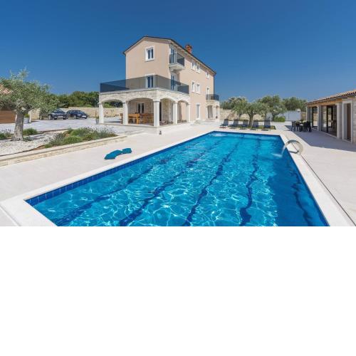 Luxury villa with a swimming pool Vodnjan, Fazana - 16867