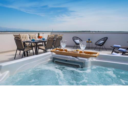 Luxury with jacuzzy on a private roof terrace