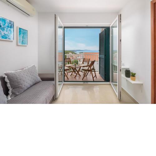 Maki Apartments