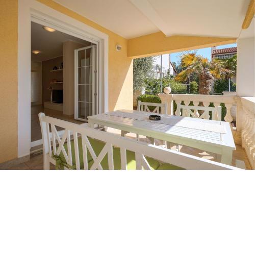 Malerisches Apartment mit mediterranem Garten, Babybett, Waschmaschine, Terrasse - hundefreundlich