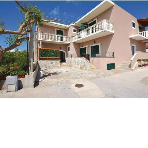 Manora Sucuraj 2 bedroom apartment