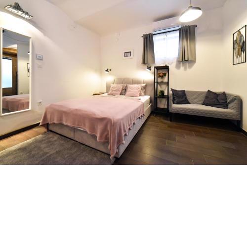 Manuela Varsavska Studio Apartments