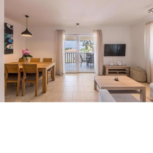 MAR Sea View Apartment