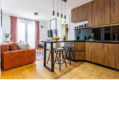 Maraschino 2BR apt balcony garage and BBQ