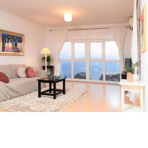 MARIVA DELUXE APARTMENT