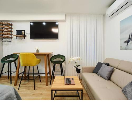 Market Studio by Irundo