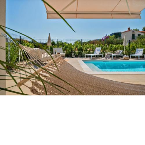 Marula holiday home - with heated pool