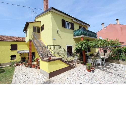 Mediterranes Apartment nur 15 Minuten zum Zentrum in ruhiger Wohngegend