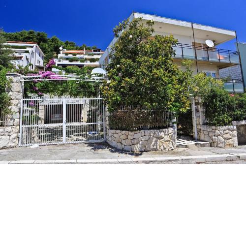 Meje Apartments